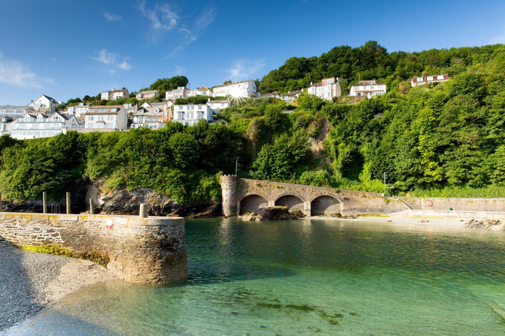 Jessamine: Restored Fisherman's Close To Looe's Harbour Looe