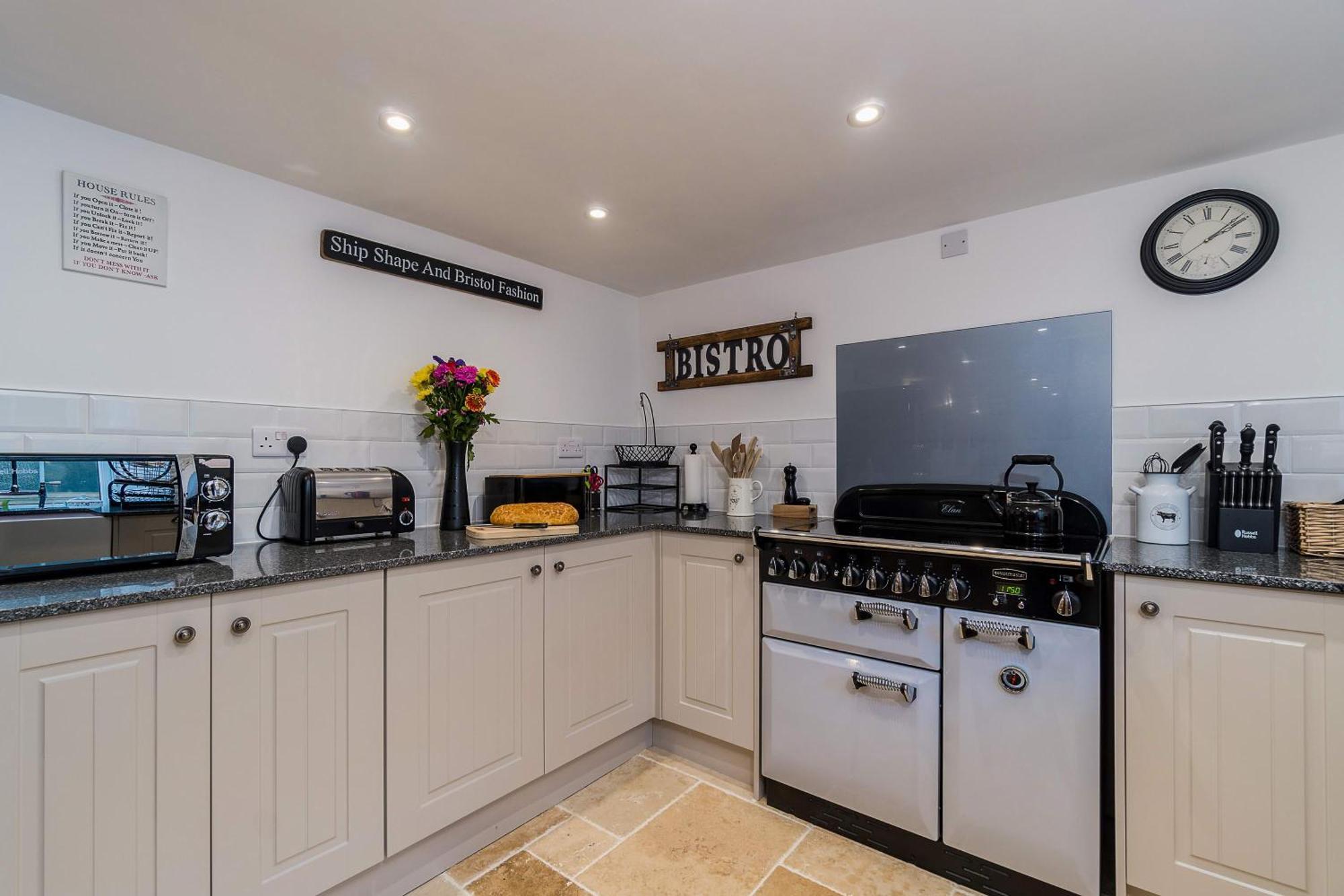 Jessamine: Restored Fisherman's Close To Looe's Harbour Holiday home Looe