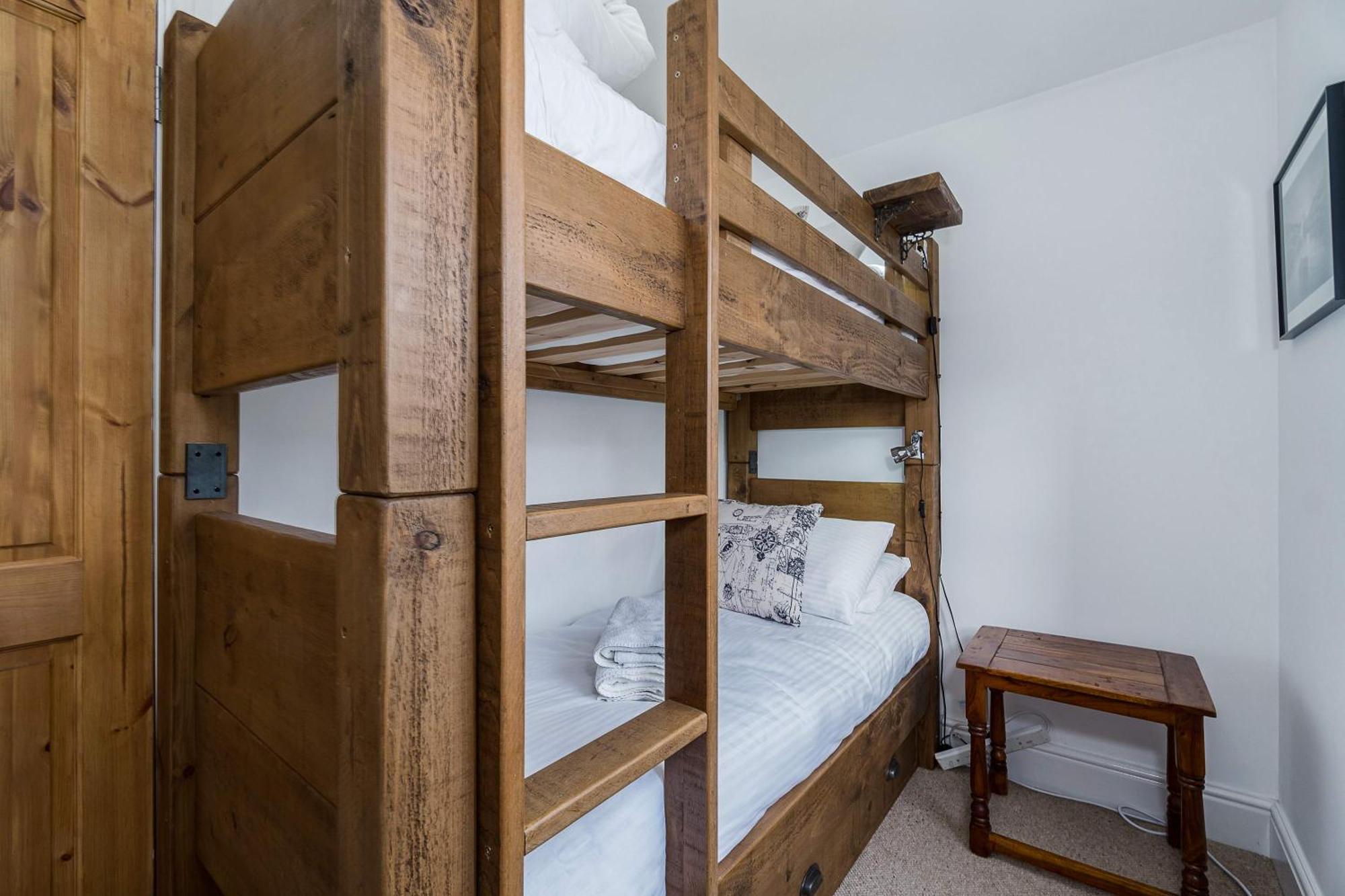 Jessamine: Restored Fisherman's Close To Looe's Harbour Looe