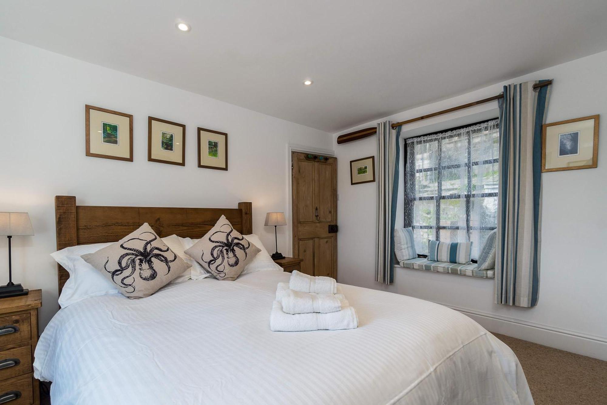 Jessamine: Restored Fisherman's Close To Looe's Harbour Looe