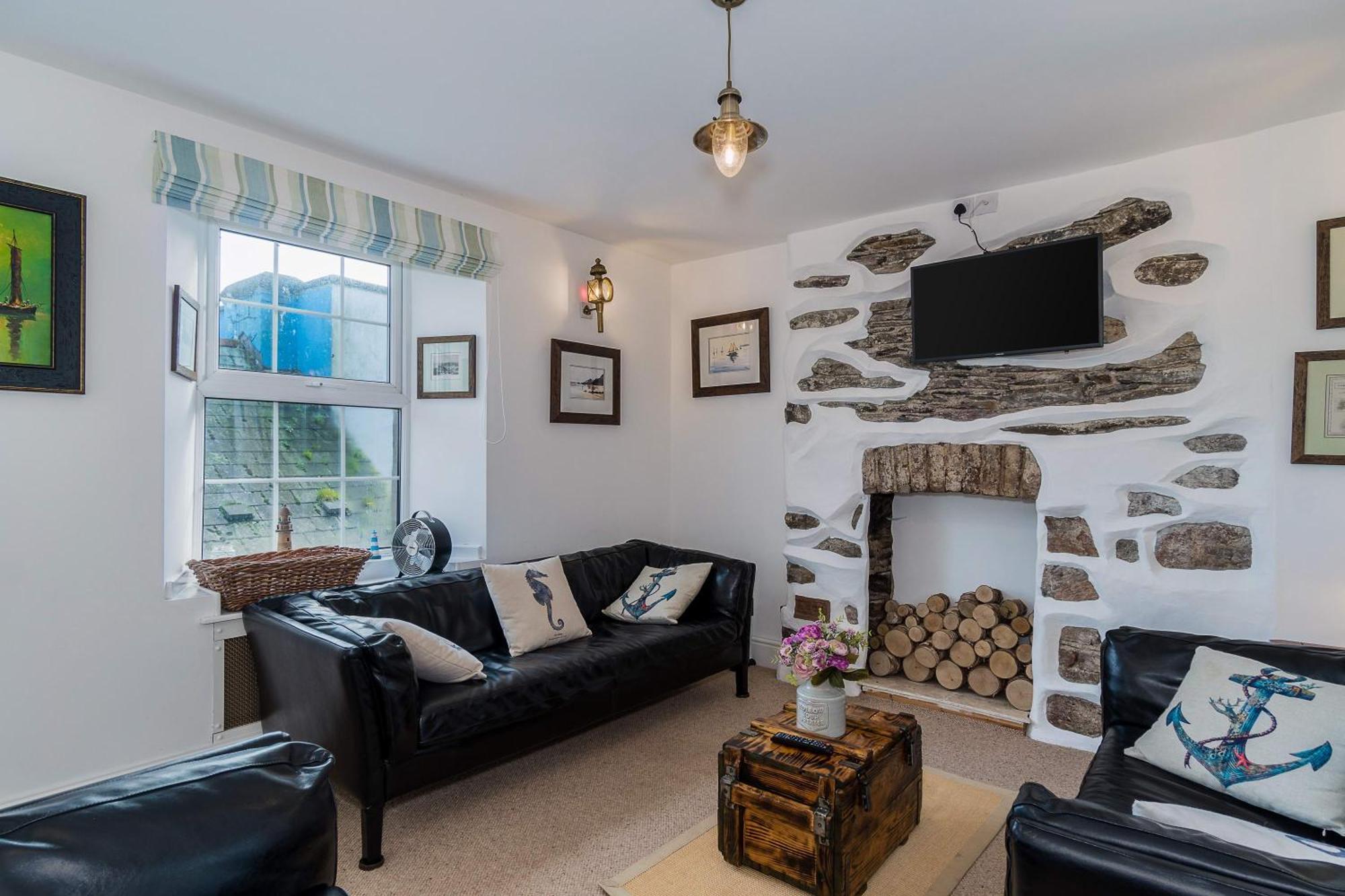 Holiday home Jessamine: Restored Fisherman's Close To Looe's Harbour *